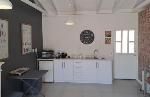 Port Elizabeth Cottage | "Beethoven" Private apartment/Gastehuis
