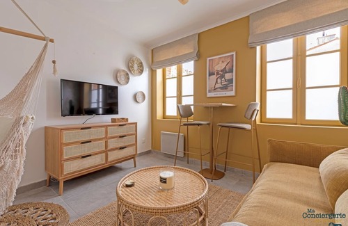 Saint - Michel Apartment | BEETHOVEN · St-Michel -Métro/Tram - Stadium