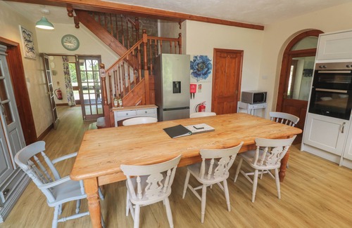 Truro Cottage | BEGGARS ROOST, pet friendly, with open fire in Penhallow