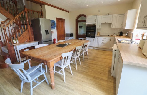 Truro Cottage | BEGGARS ROOST, pet friendly, with open fire in Penhallow
