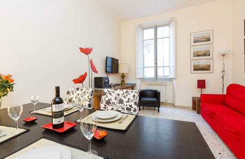 Rione IV Campo Marzio Apartment | Behind corner Spanish steps confortable and spacious AC & wifi