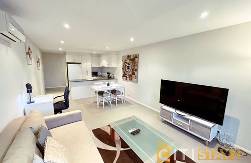 Turner Apartment | Beige & Beautiful - Close to ANU