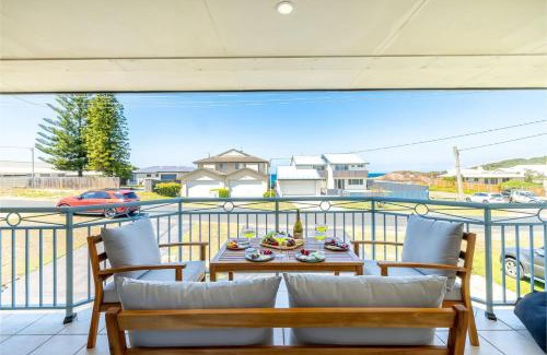 Anna Bay House | Bel Air, 8A Ocean Ave - pet friendly, water views and air con