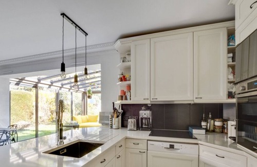 Jouy-en-Josas Apartment | Bel Appartement Avec Jardin