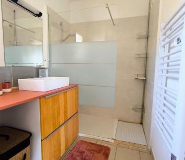 Poggio-Mezzana Apartment | bel appartement avec jardin