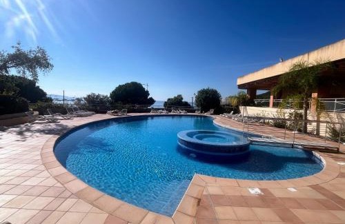Ajaccio Apartment | Bel appartement avec piscine en bord de mer