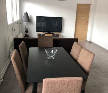 Templemars Apartment | Bel appartement cosy très calme avec parking privé