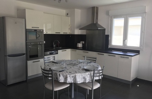 Moriani-Plage Apartment | Bel Appartement Ensoleillé, 3 Chambres Pour 6 Personnes, à Proximité de la Plage