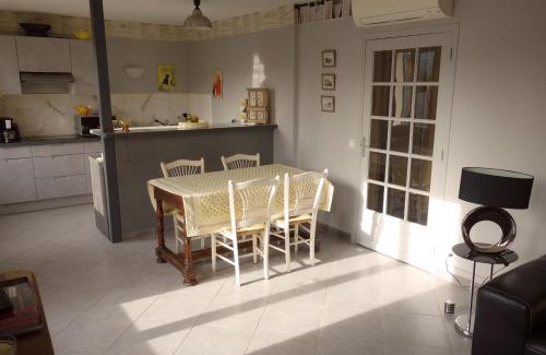 Vaison-la-Romaine Apartment | Bel appartement avec grande terrasse sud