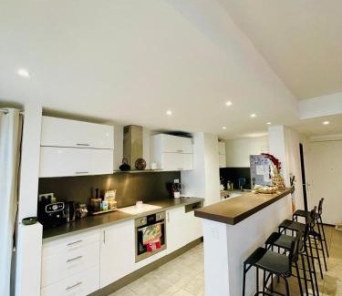 Le Cannet Apartment | Bel Appartement lumineux avec balcon