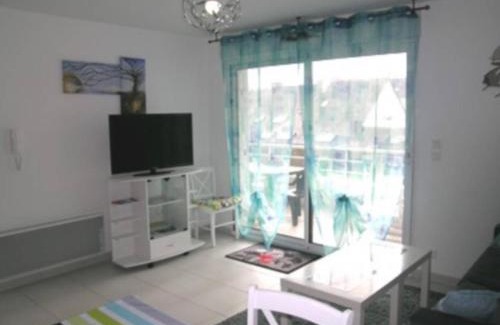 Etel Apartment | Bel appartement moderne avec balcon proche plage et port d'Étel - FR-1-479-59