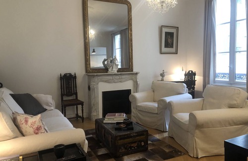 Quartier du Faubourg-Montmartre Apartment | Bel Appartement Paris Centre! Bien Équipée Pour 6 Personnes