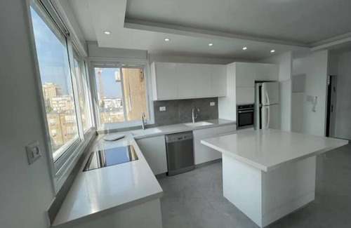 Netanya Apartment | Bel Appartement sur le Kikar