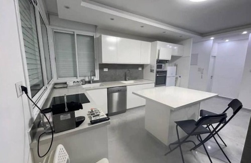 Netanya Apartment | Bel Appartement sur le Kikar