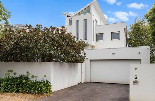 Mornington House | Beleura Views in Mornington