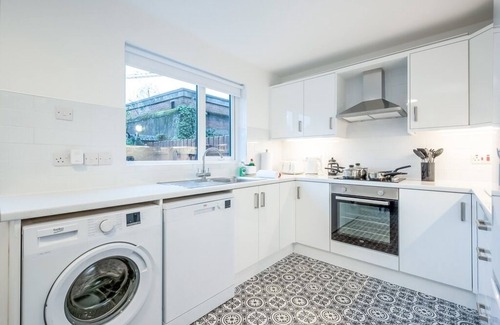 Belfast City Centre House | Belfast City Centre +Free Parking by StayByNumbers
