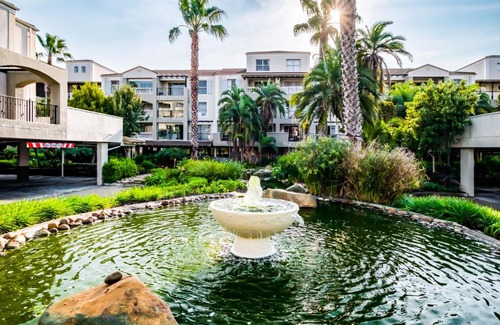 Cape Town Apartment | Belina - Bougain Villas Estate View