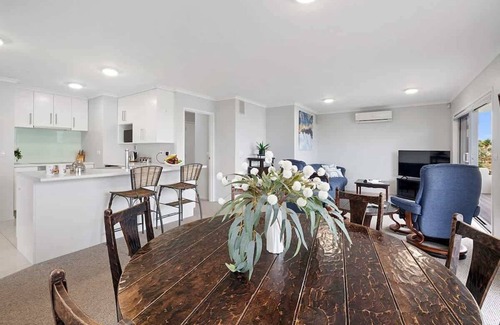 Bell Block House | Bell Block Beachfront Modern Sea View Home