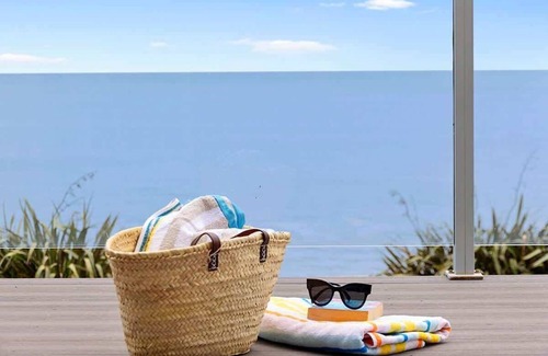 Bell Block House | Bell Block Beachfront Modern Sea View Home