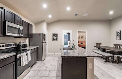 Lubbock House | Bell Farms Bungalow - 3BR/2BA - New Construction