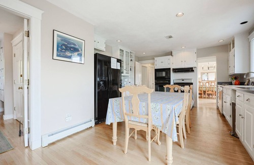 Gloucester House | Bell View: Private tennis court and an in-law suite.