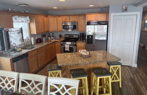 Wildwood Condo | Bella Casa Beautiful House Nestled In A Wonderful Location 1.5 Blocks From Beach