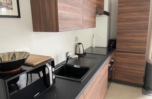 Dinard Apartment | BELLA CRUZ 66 m2 prestations premium, wifi, balcon, parking avec borne de recharge électrique, plage Prieuré, Commerces