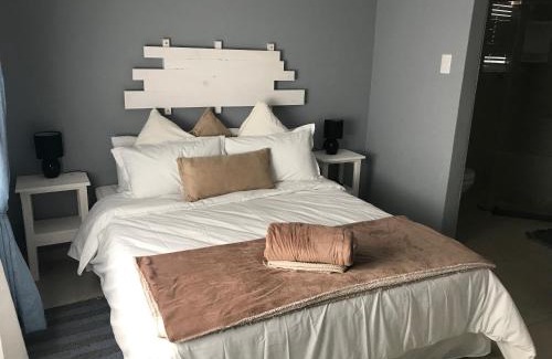 Walvis Bay Bed & Breakfast | Bella Luna Bed and Breakfast
