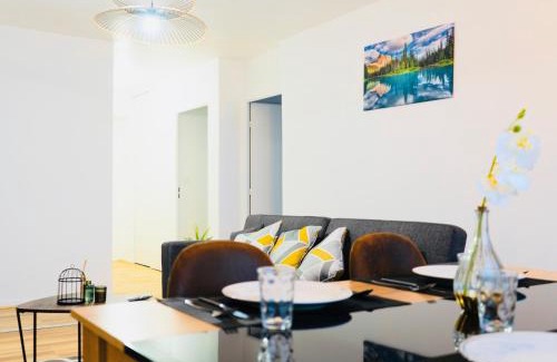 Troyes Apartment | Bella Luna III - Elégant appartement centre ville - Parking gratuit - Wifi ultra rapide-Appareil Massage-Netflix-Jeu société