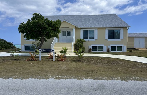 Green Turtle Estates House | Bella Mare' : Bahamas Oceanfront Rental with Large Hot Tub and Pool.