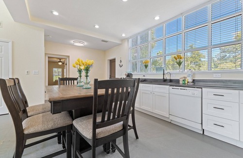 Ono Island House | Bella Villa Loft Suite- Conveniently located near NAS!