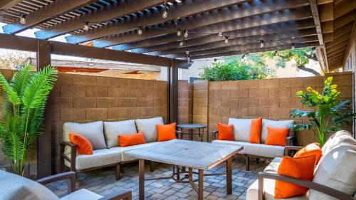 Dobson Woods House | Bella Vista by AvantStay Pool w Waterslide