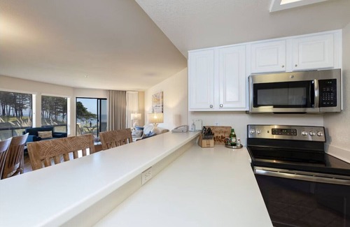 Rio del Mar Condo | Bella Vista by the Sea - Ground Level with a View on the North Bluff and Ocean.
