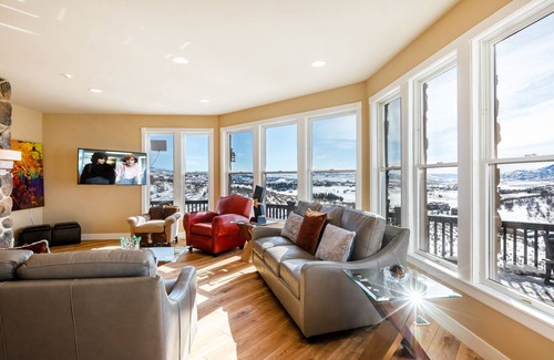 Silver Summit House | Bella Vista Estate Sleeps 21