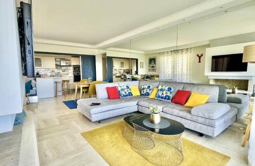 California - Pezou Apartment | Bella vista luxe 2 chambres