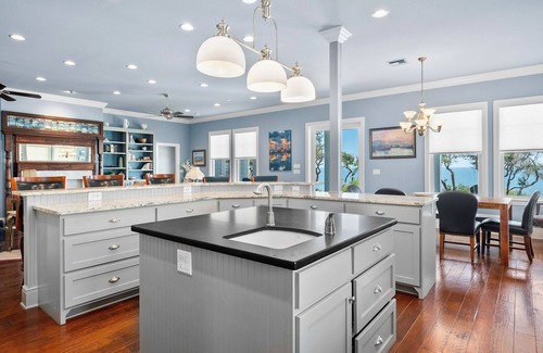 Fulton House | Bella Vista – Luxurious Waterfront Retreat on Aransas Bay