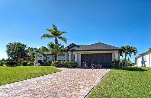 Long Meadow House | Bella Vista | Pool | Spa | Lake front | Lounge