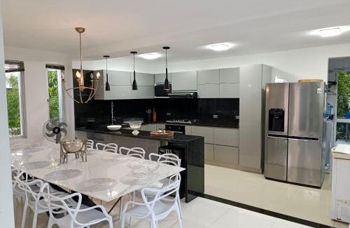 Girardot Villa | Bella y confortable casa - Condominio El Peñón - 6 Hab