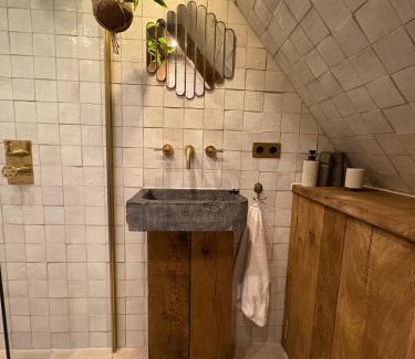 Kinkerbuurt Bed & Breakfast | Bellamy Suites