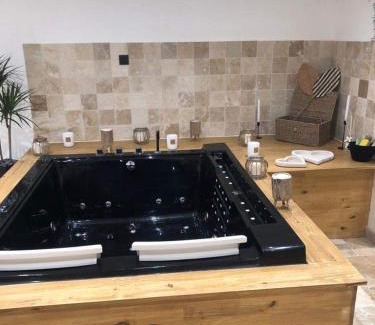 Sarrians House | BellaVilla 309