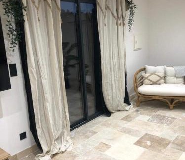 Sarrians House | BellaVilla 309