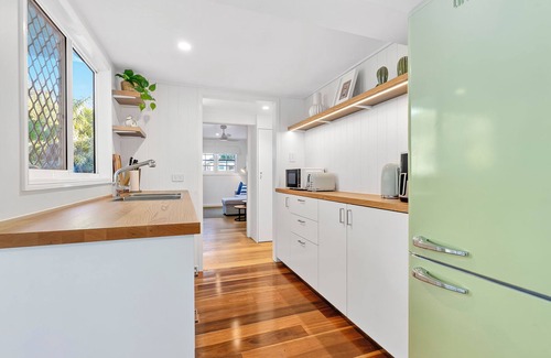 Margate Apartment | BellaVita pet-friendly Oasis in Margate