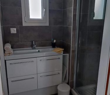 Yvre-l'Eveque House | Belle chambre indépendante