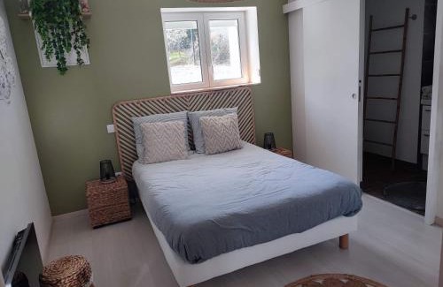 Yvre-l'Eveque House | Belle chambre indépendante