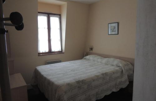 Chinon Hotel | Belle Epoque