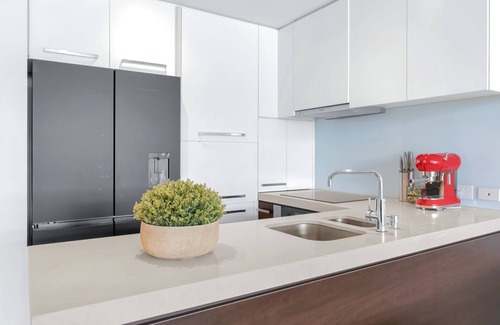 Cairns Central Business District Apartment | Belle Escapes 52 Harbour Lights with Ocean View