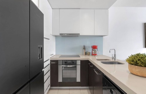 Cairns Central Business District Apartment | Belle Escapes 52 Harbour Lights with Ocean View