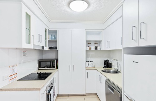 Cairns Central Business District Apartment | Belle Escapes 710 Elevated CBD getaway with magical views