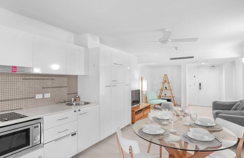Palm Cove Apartment | Belle Escapes Drift Beachfront Resort Suite 4101