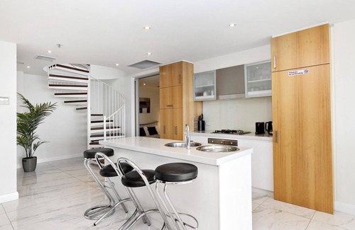Glenelg Apartment | Belle Escapes - Glenelg Skyline Penthouse